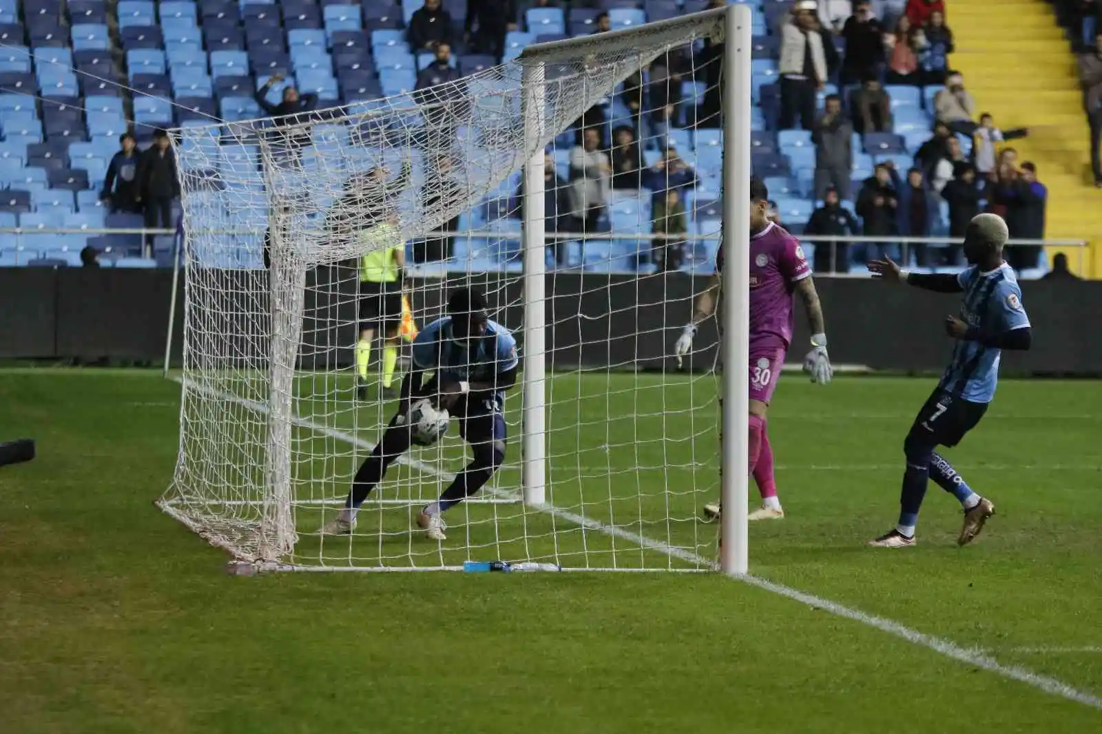 Ziraat Türkiye Kupası: Adana Demirspor: 3 - Çaykur Rizespor: 4