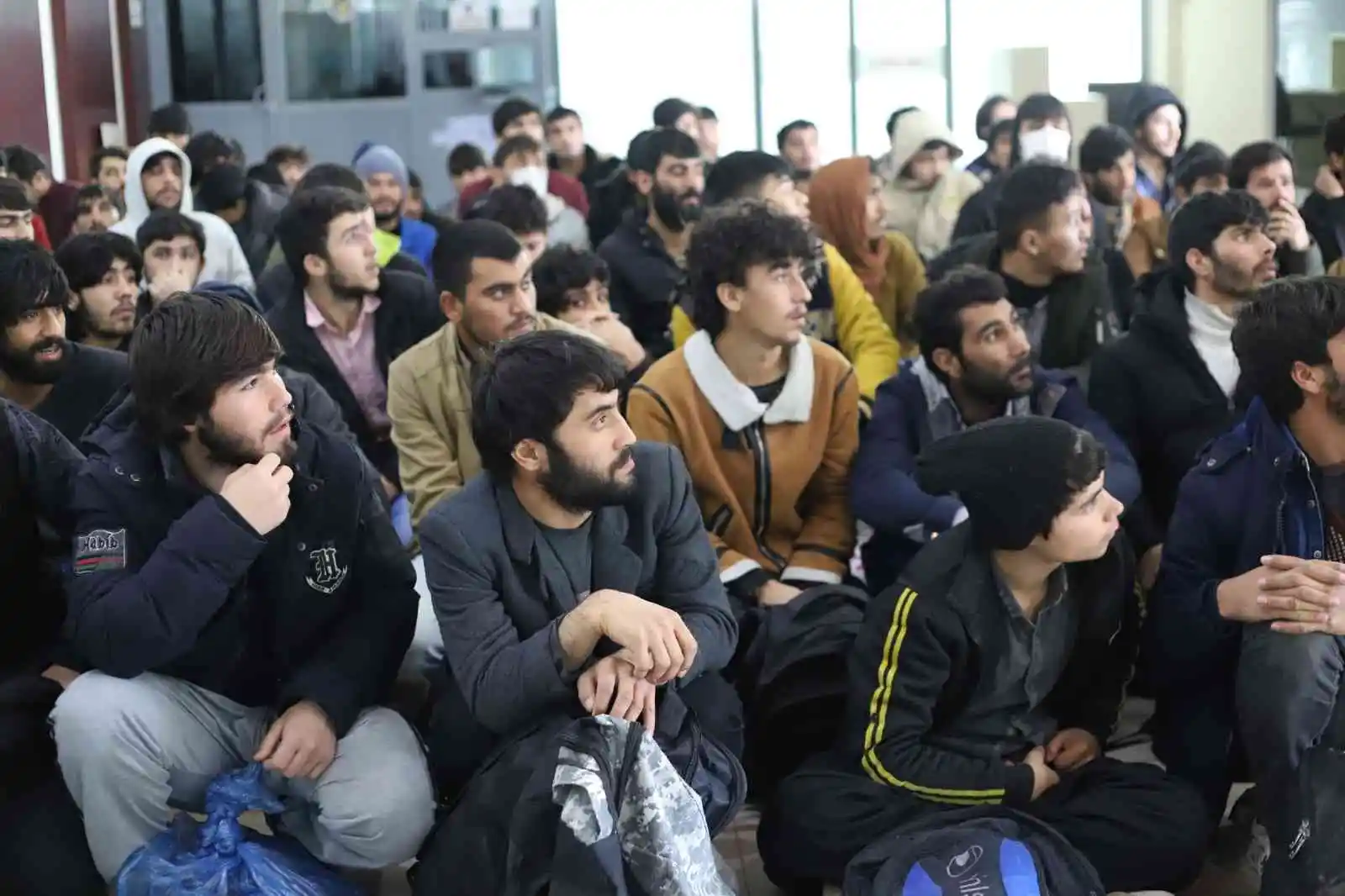 227 düzensiz göçmen Ağrı'dan ülkelerine gönderildi