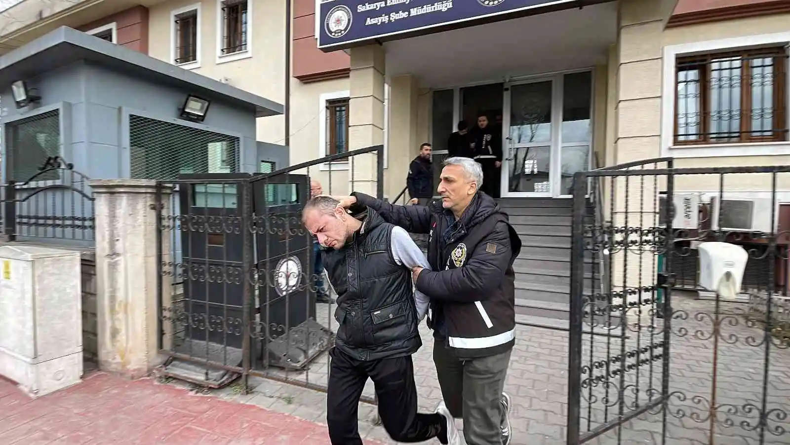 Adliyeye sevk edilen cinayet şüphelisi tutuklandı