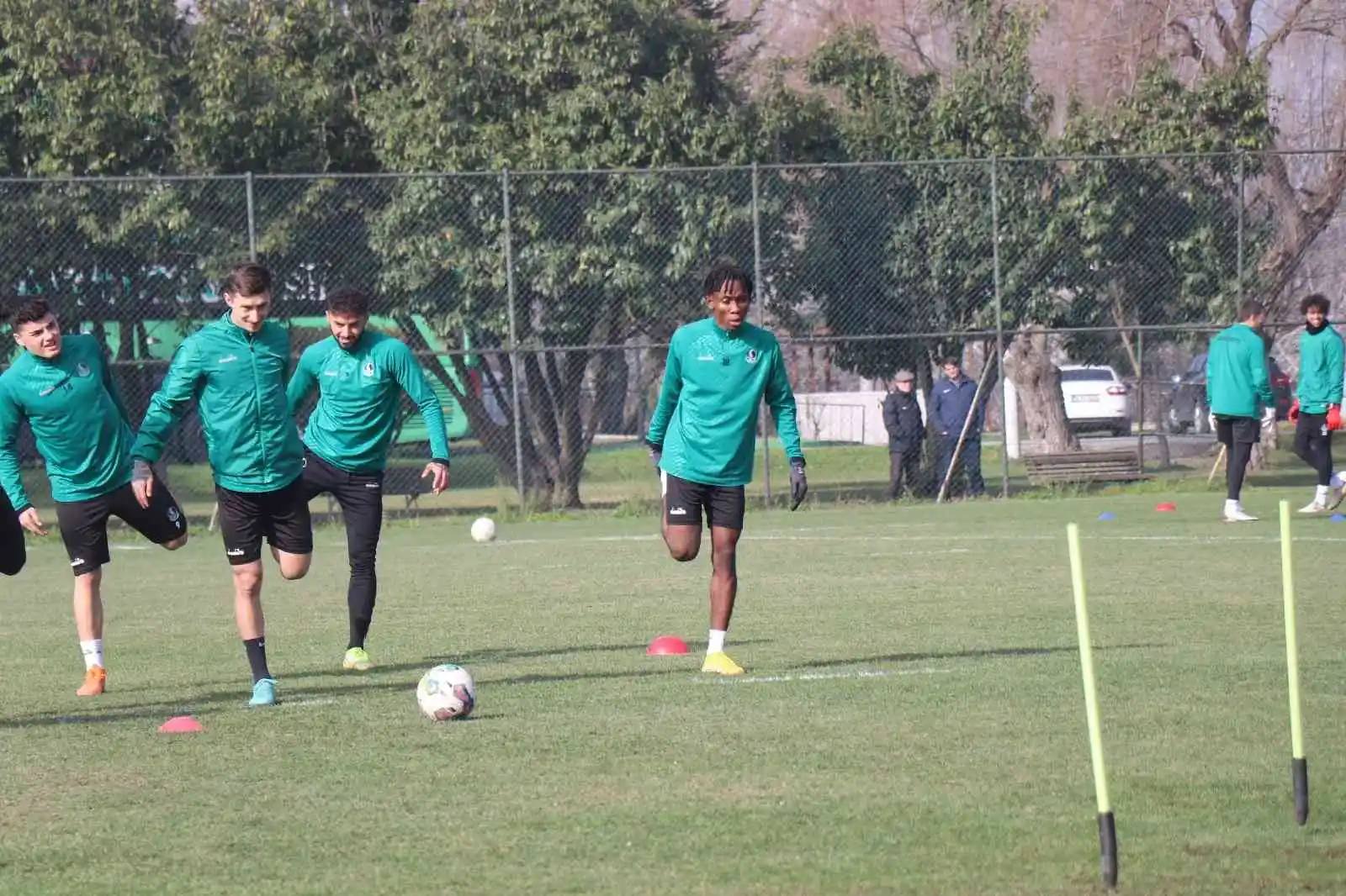 Afrikalı oyuncu George P. Lewis, Sakaryaspor ile deneme antrenmanlarına çıkıyor
