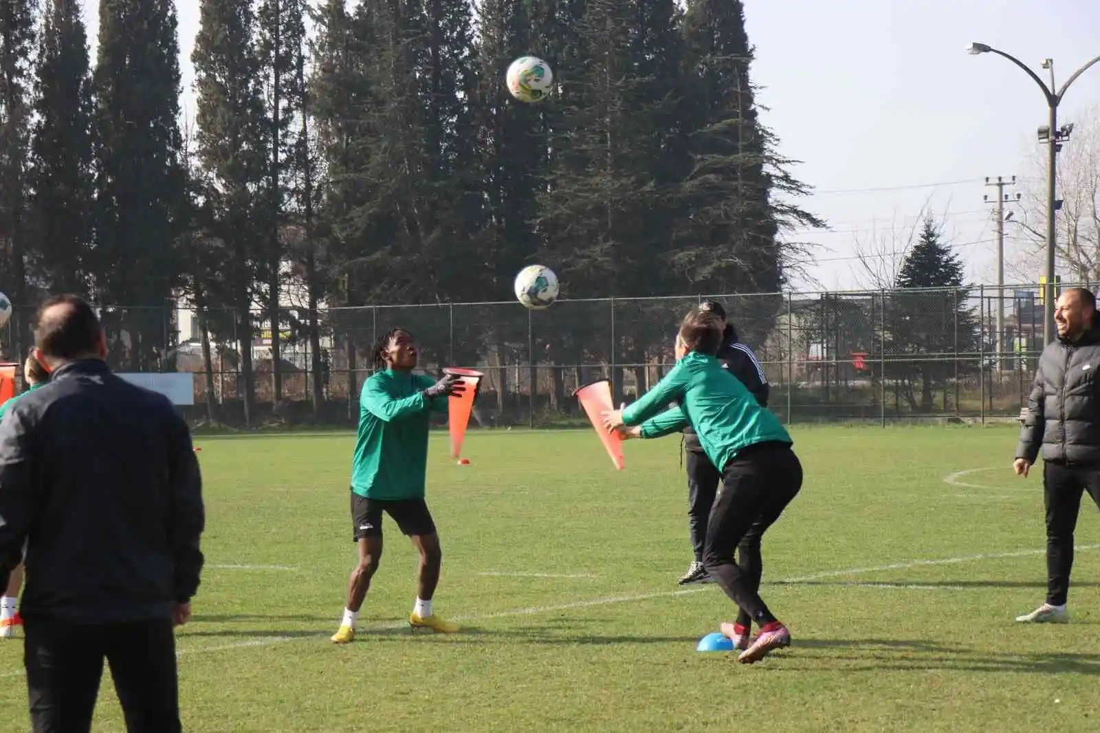 Afrikalı oyuncu George P. Lewis, Sakaryaspor ile deneme antrenmanlarına çıkıyor
