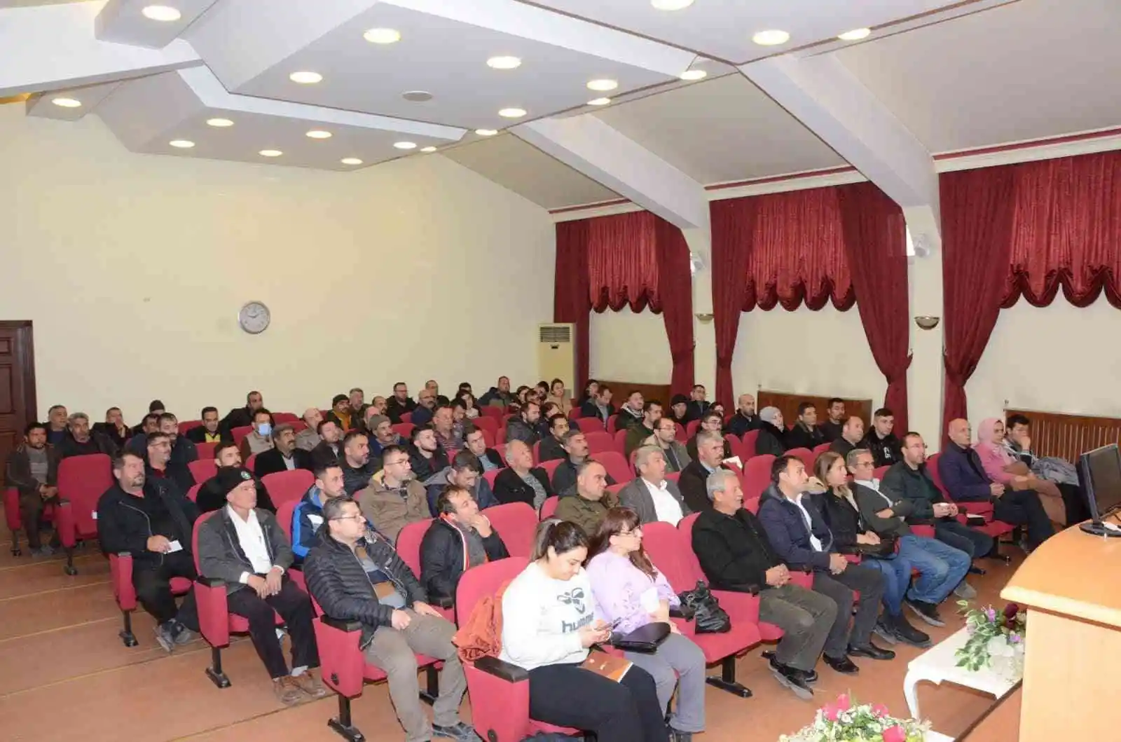 Afyonkarahisar'da çiğ süt desteklemeleri hakkında bilgilendirme toplantısı