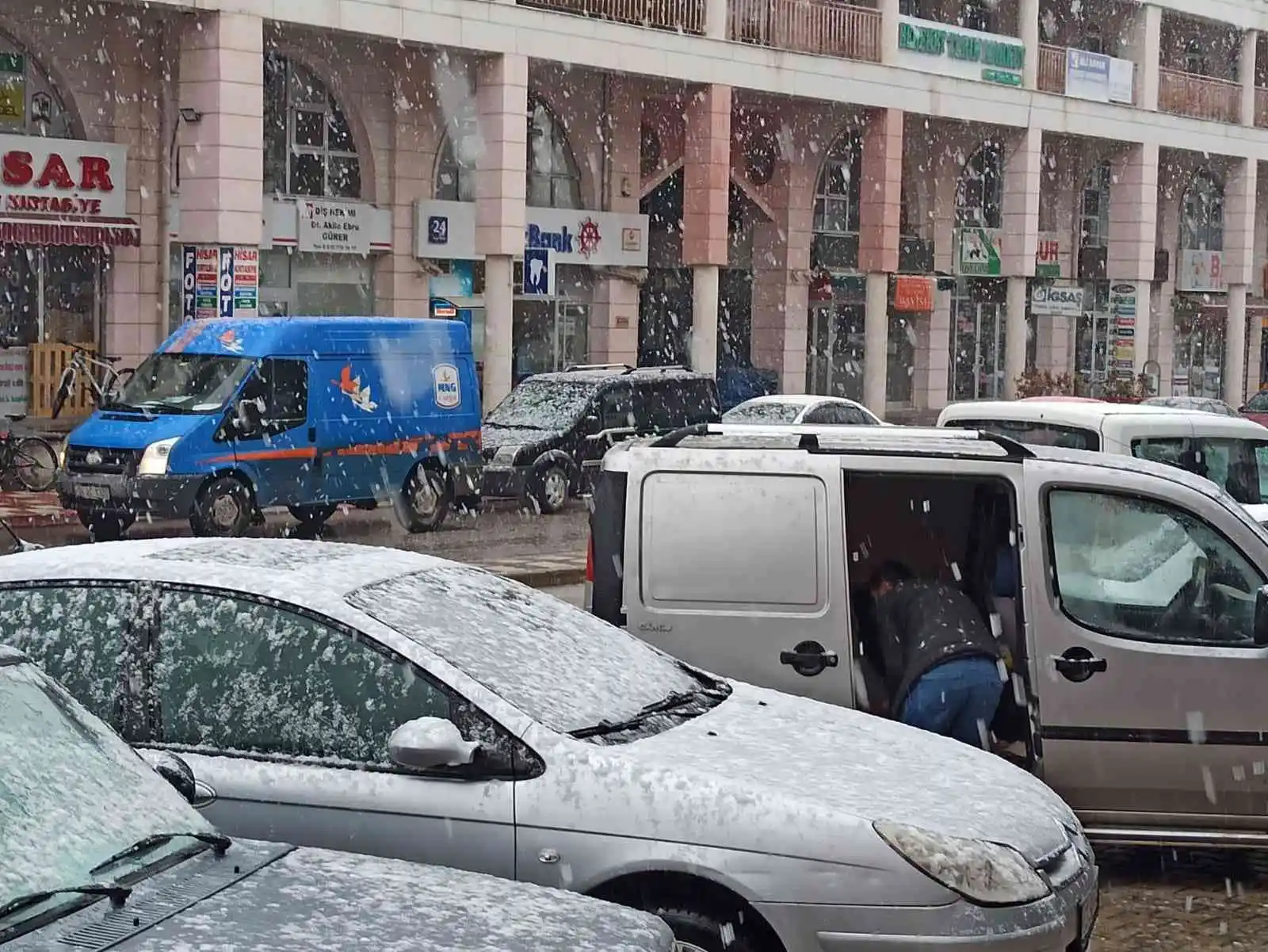 Afyonkarahisar’ın o ilçesinde kar yağışı etkili oldu
