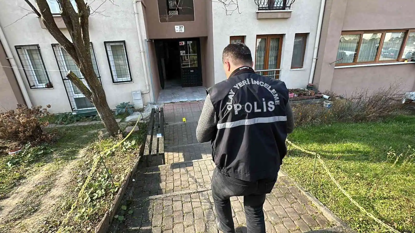 Alacak verecek kavgasında silahlar konuştu: 2 yaralı
