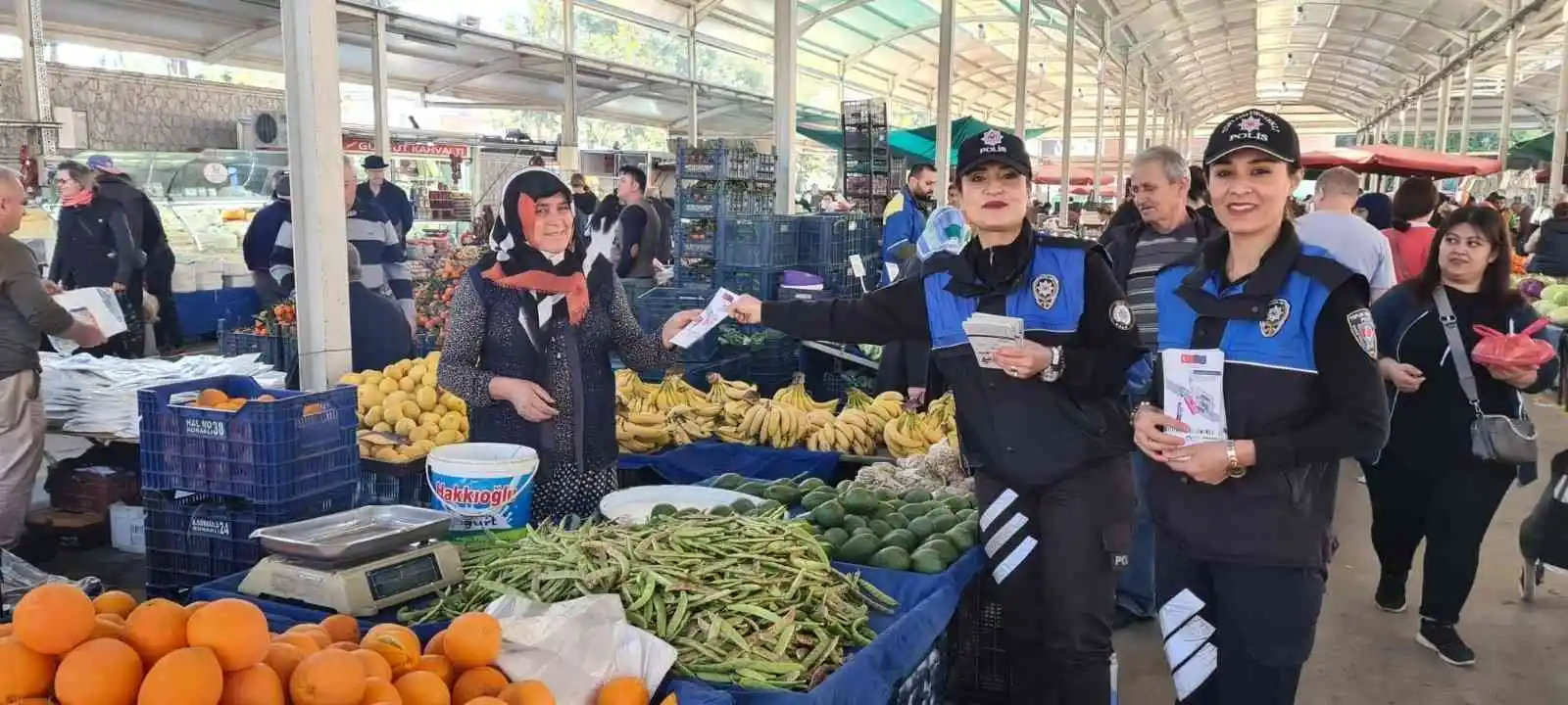 Alanya polisi sanal dolandırıcılık olaylarına karşı esnafı ve vatandaşları uyardı
