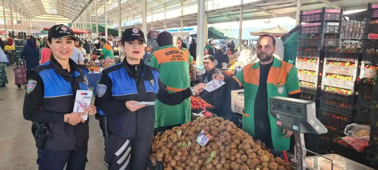 Alanya polisi sanal dolandırıcılık olaylarına karşı esnafı ve vatandaşları uyardı
