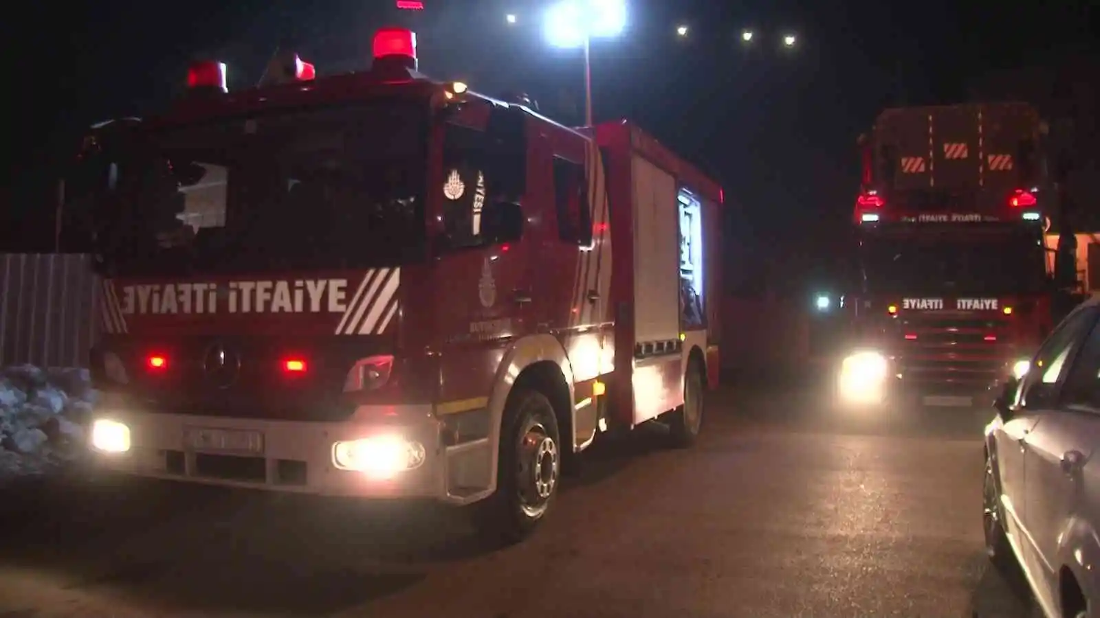 Ataşehir’de metruk gecekonduda yangın
