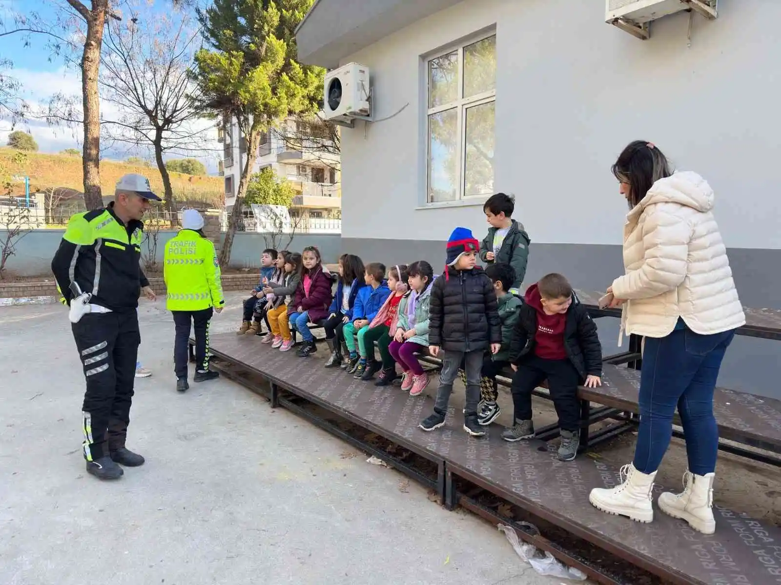 Aydın’da 17 anasınıfı öğrencisi “trafik dedektifi” oldu
