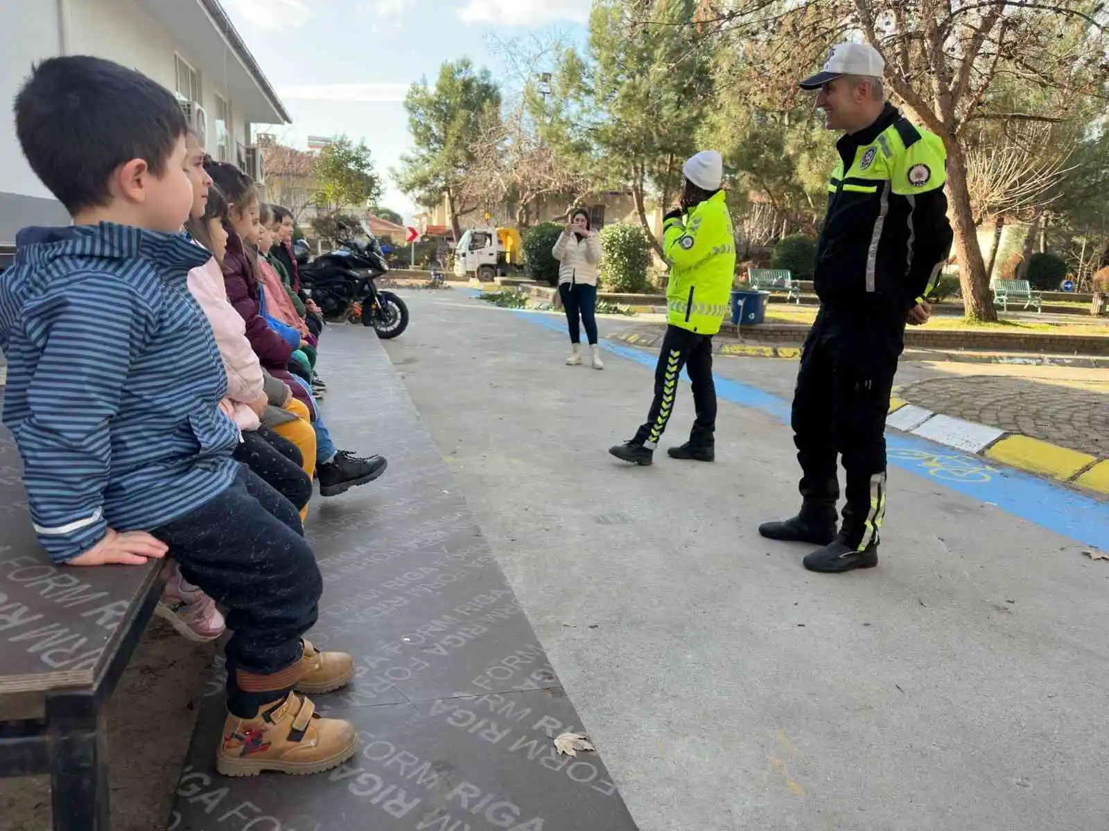 Aydın’da 17 anasınıfı öğrencisi “trafik dedektifi” oldu
