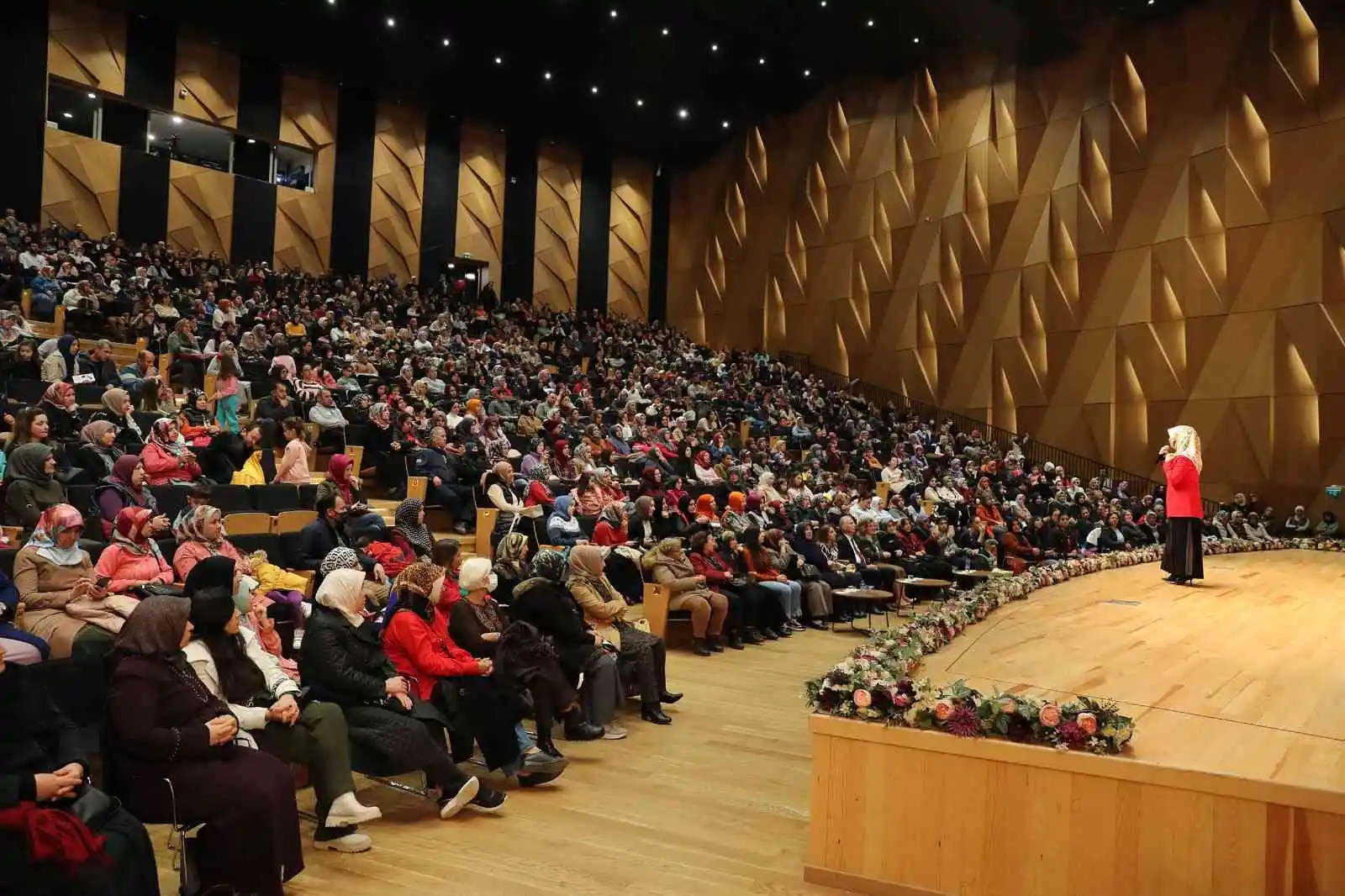 Bağırmayan Anneler’in yazarı kadınlarla buluştu
