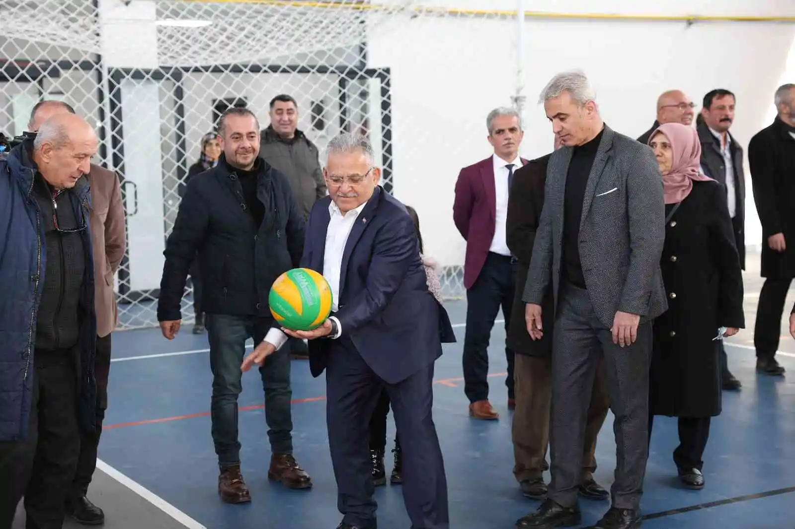 Başkan Büyükkılıç, 3,5 milyon TL’lik eğitim ve spor yatırımının açılışını yaptı
