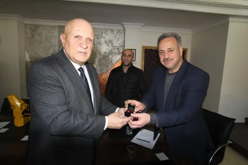 Başkan Pekmezci alkışlarla karşılandı