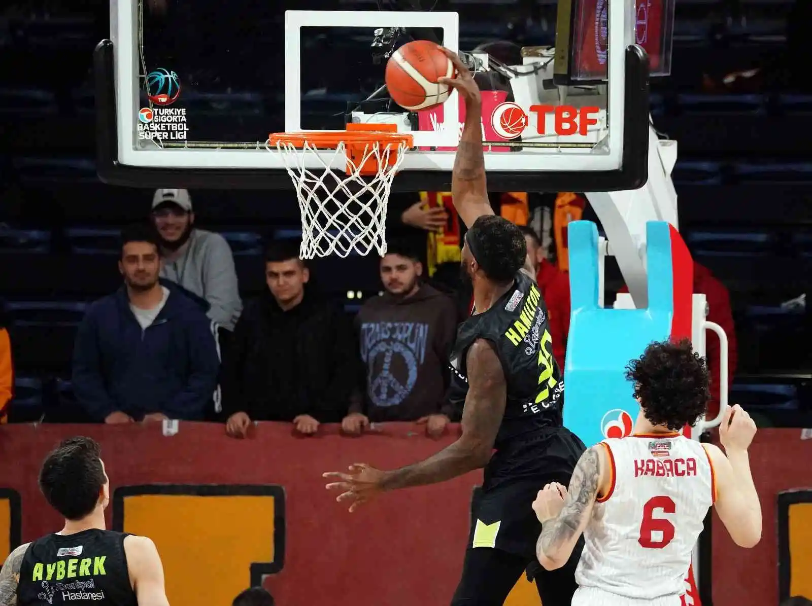 Basketbol Süper Lig: Galatasaray Nef: 83 - Merkezefendi Belediyesi: 100