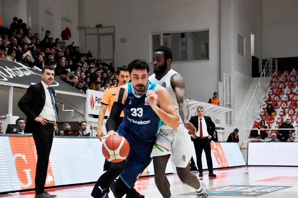 Basketbol Süper Ligi: Aliağa Petkim Spor: 70 - Türk Telekom: 89
