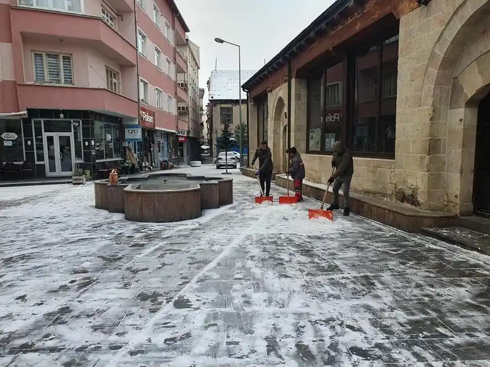 Bayburt’ta karla mücadele çalışması