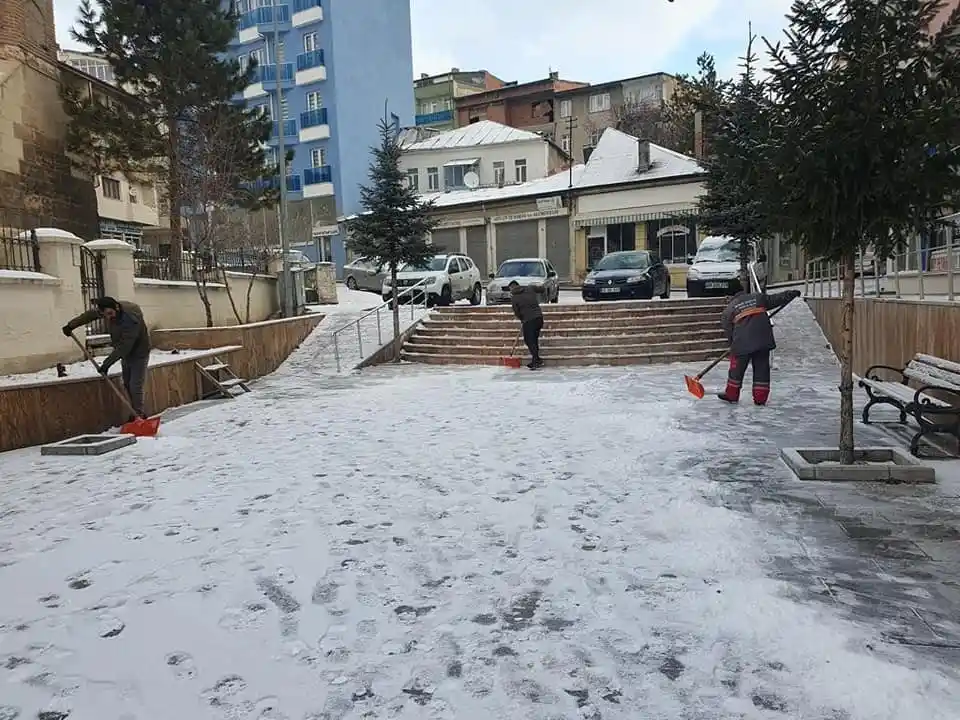 Bayburt’ta karla mücadele çalışması