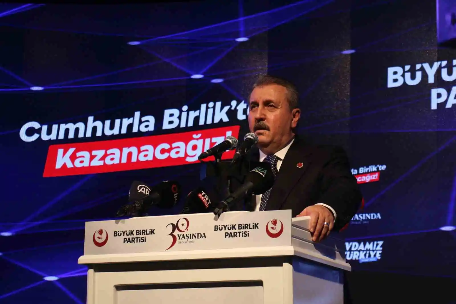 BBP Genel Başkanı Destici: "Adayımız Cumhurbaşkanımız Recep Tayyip Erdoğan'dır"
