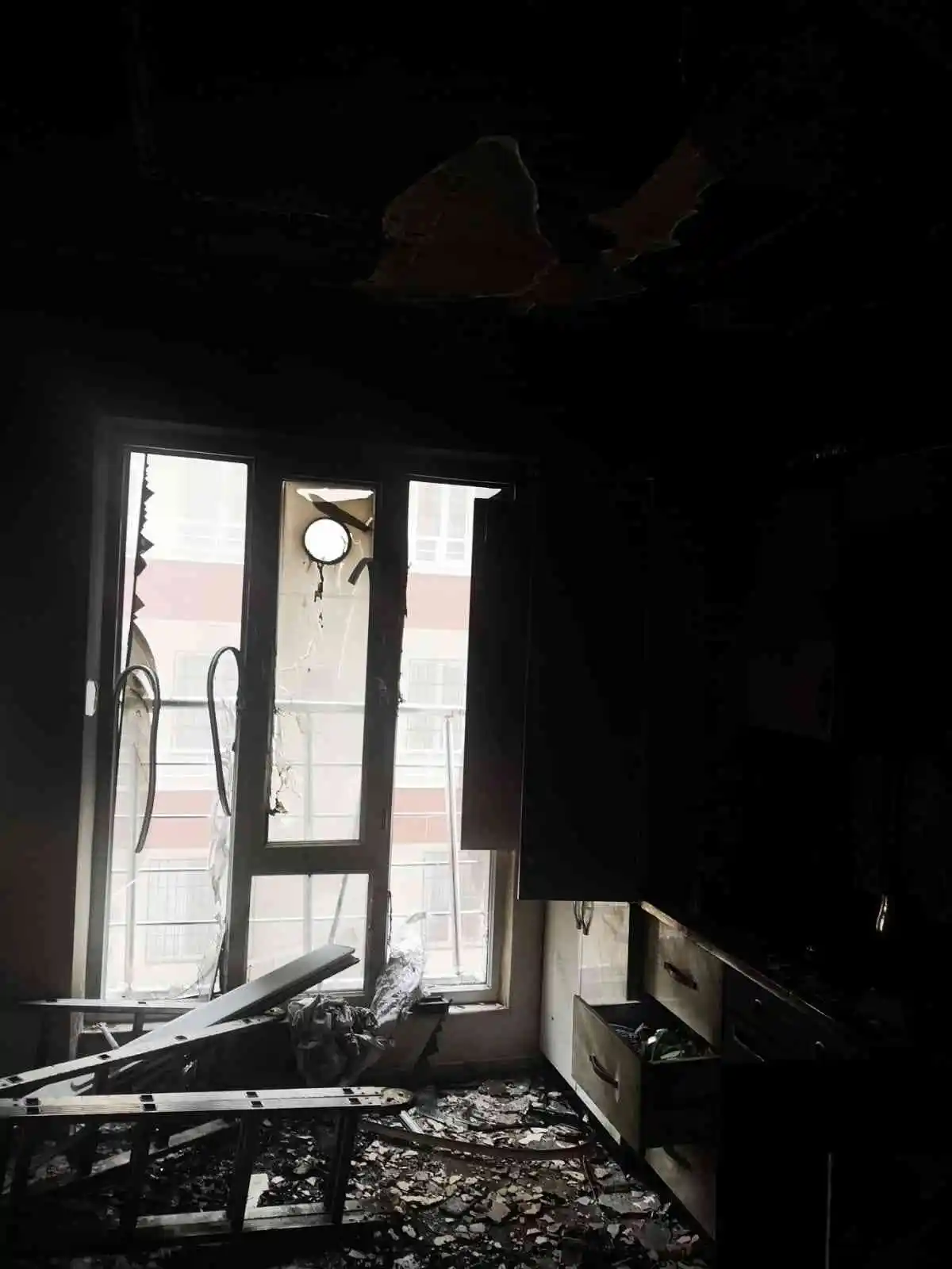 Besni’de ki yangında 2 kişi yaralandı
