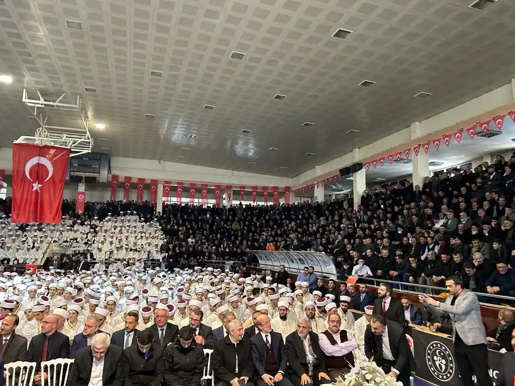 Bin bir hafız için icazet merasimi düzenlendi
