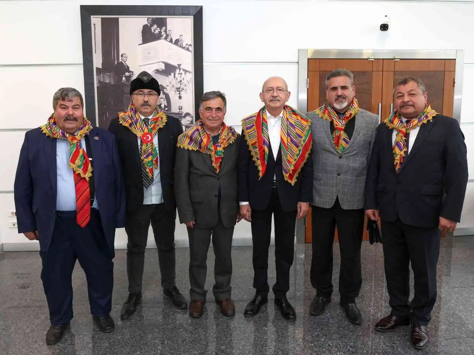 CHP Genel Başkanı Kılıçdaroğlu, Yörük Türkmen Temsilcileri ile bir araya geldi
