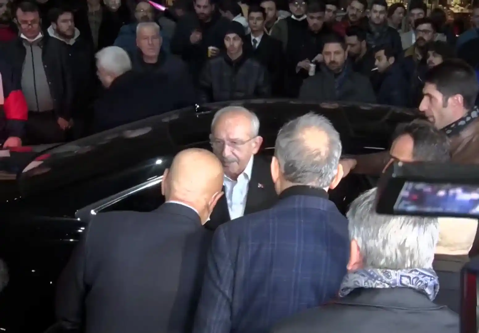 CHP lideri Kılıçdaroğlu, Akşener'i hastanede ziyaret etti
