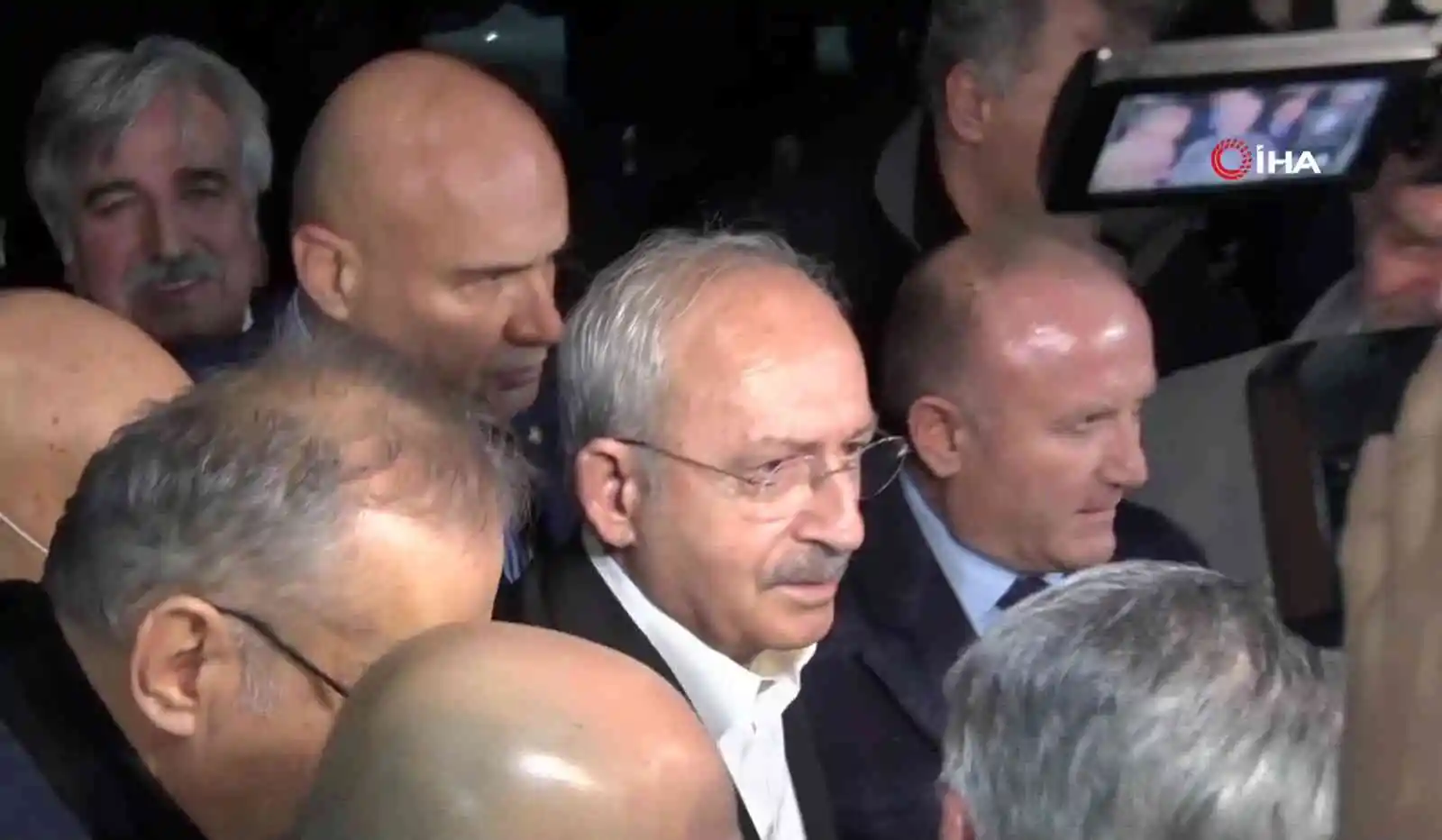 CHP lideri Kılıçdaroğlu, Akşener’i hastanede ziyaret etti
