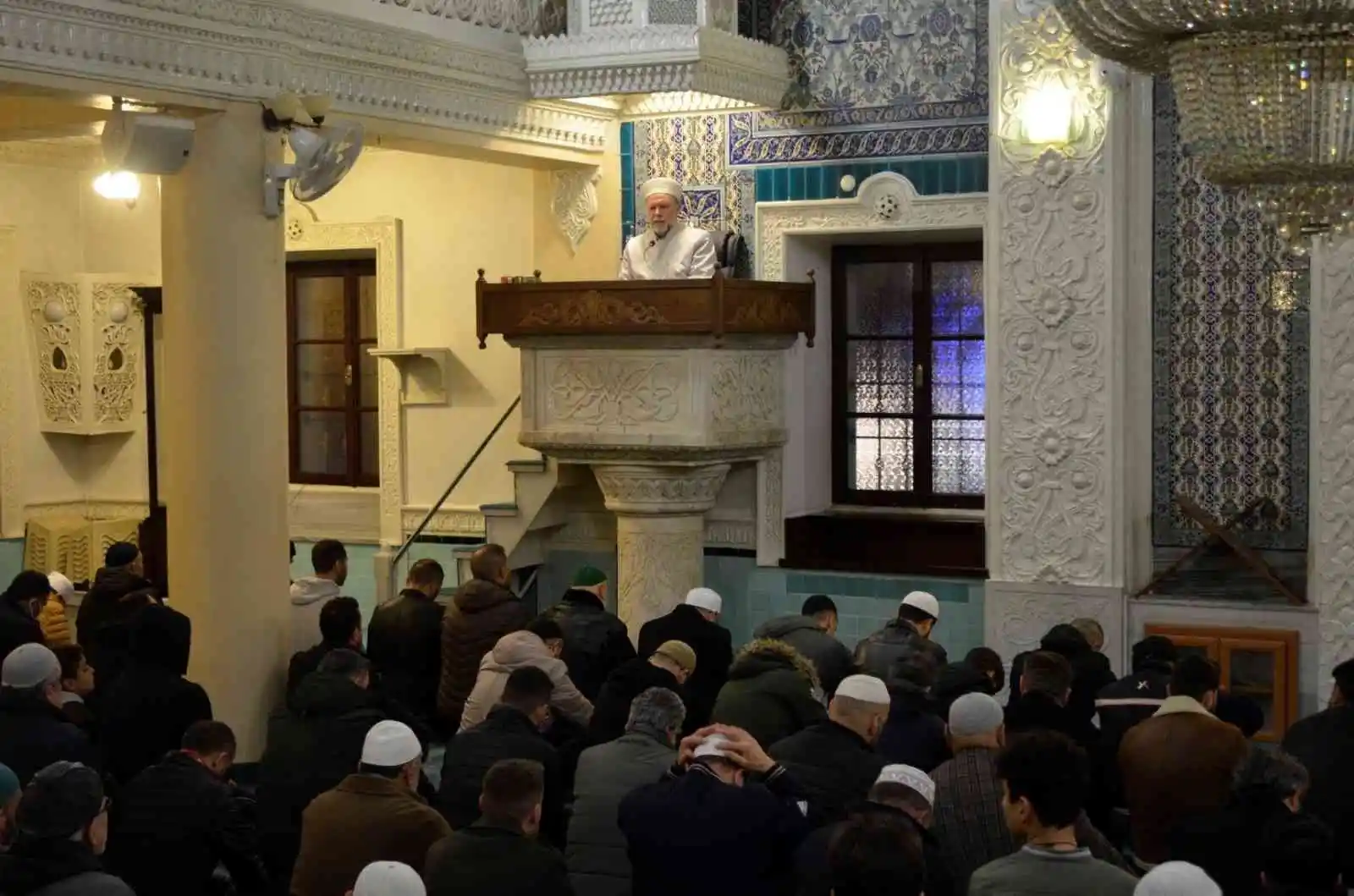 Denizli'deki camilerde İsveç'e tepki olarak Kur'an okunarak dua edildi
