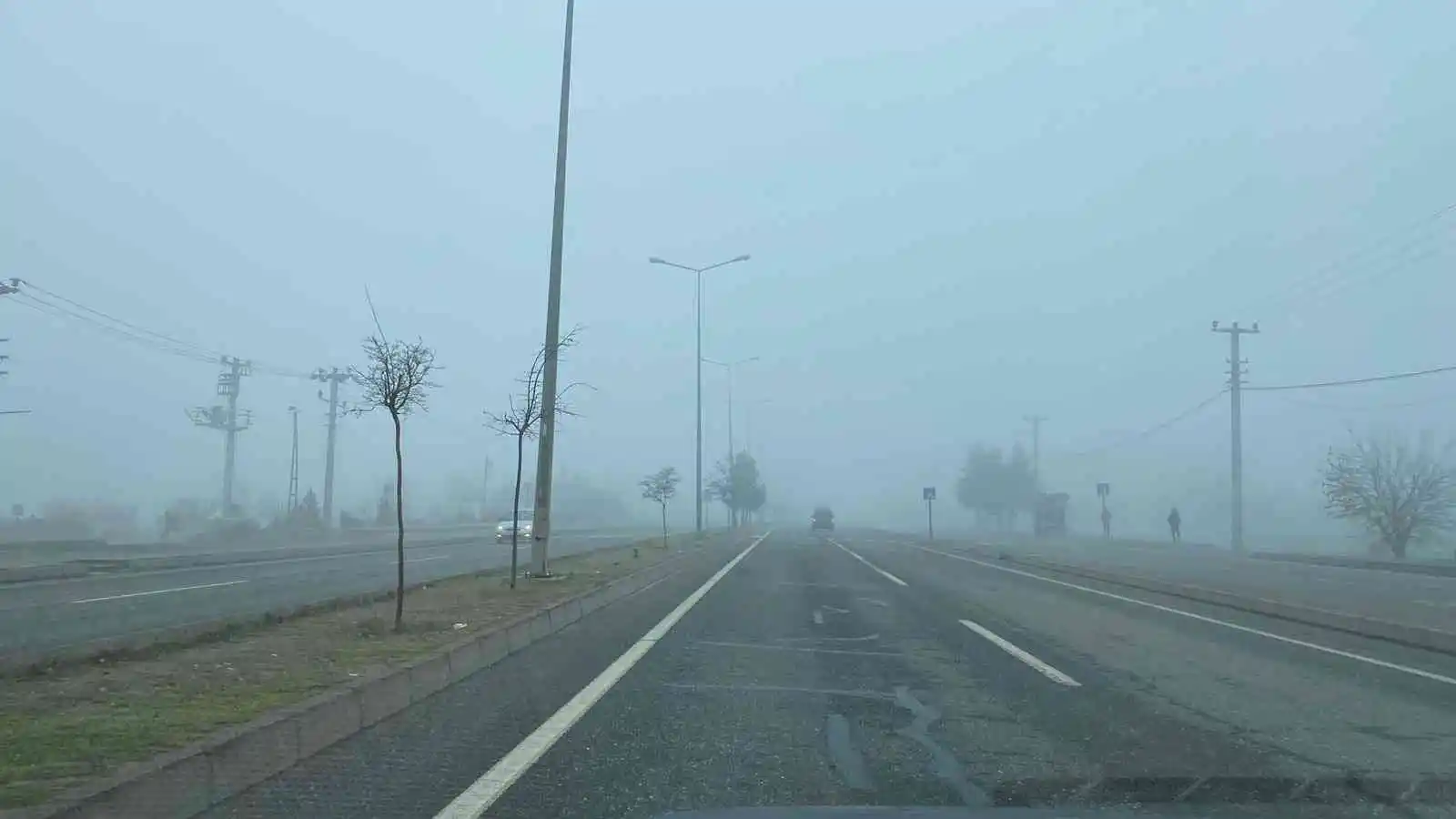 Diyarbakır’da uçuşlara yoğun ’sis’ engelli
