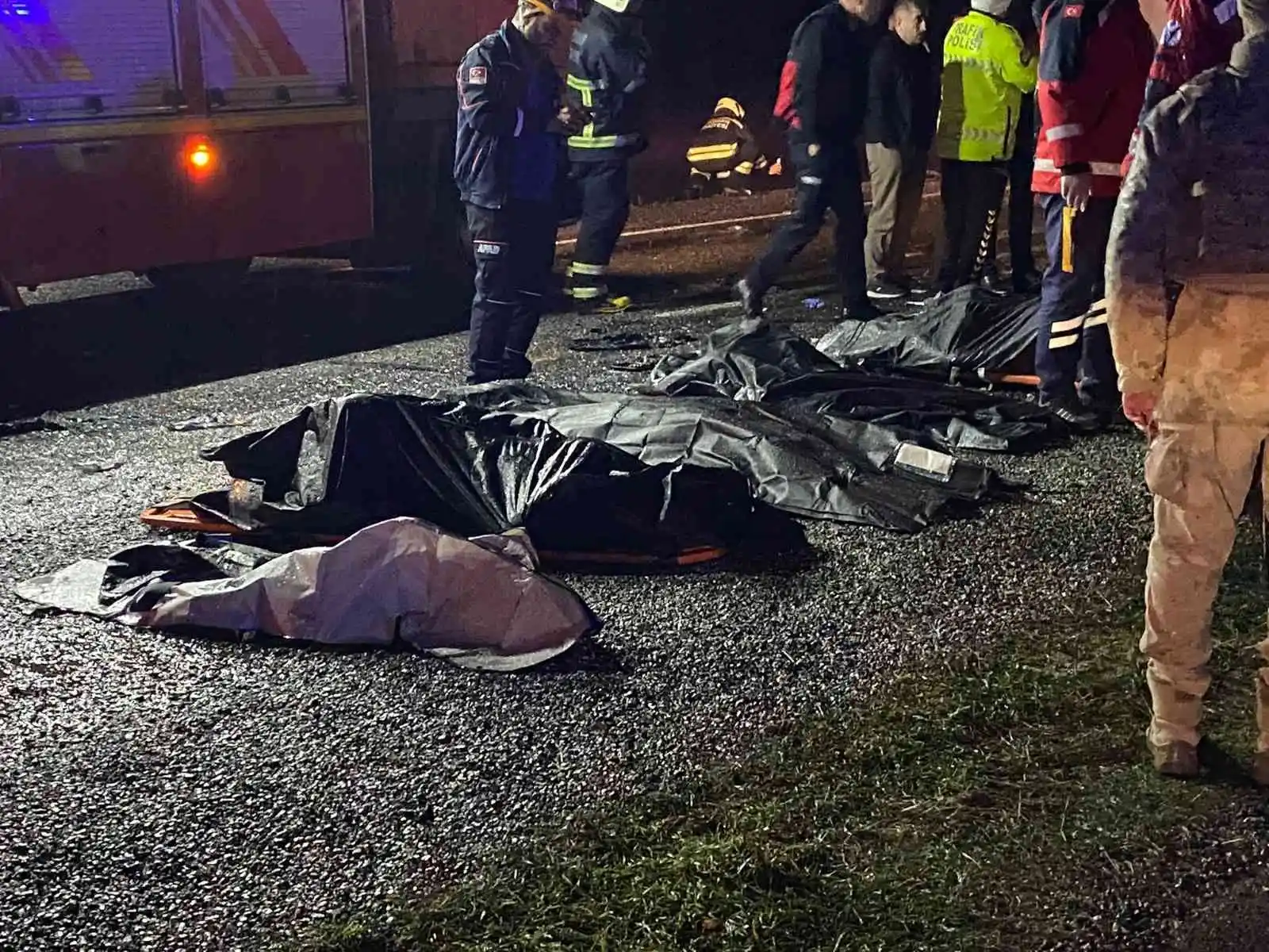 Diyarbakır’da yolcu otobüsü devrildi: 1’i bebek 5 ölü, 23 yaralı
