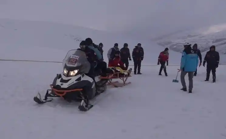 Dondurucu soğukta çığ tatbikatı