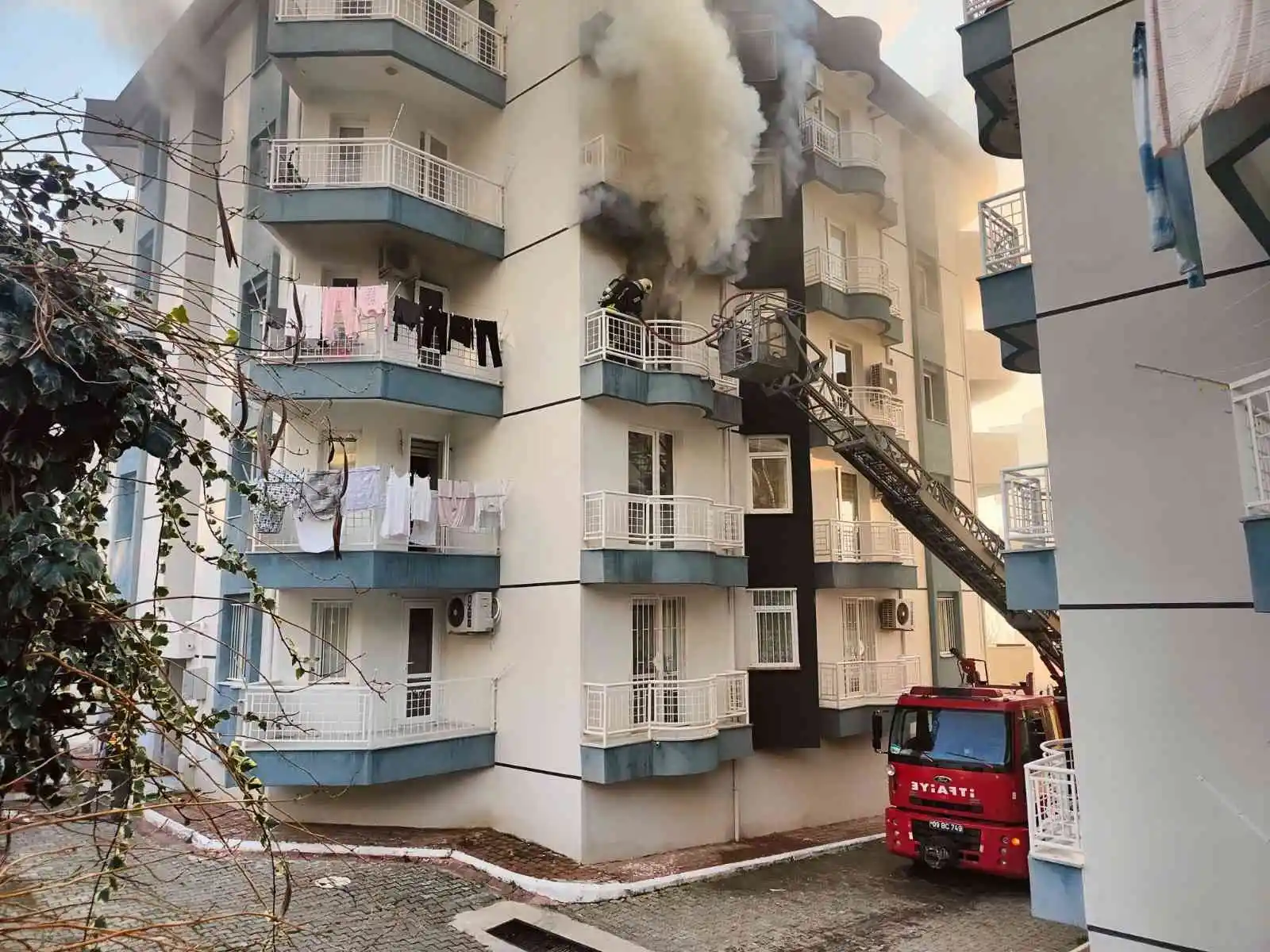 Elektrikli sobadan çıkan yangında bir ev küle döndü
