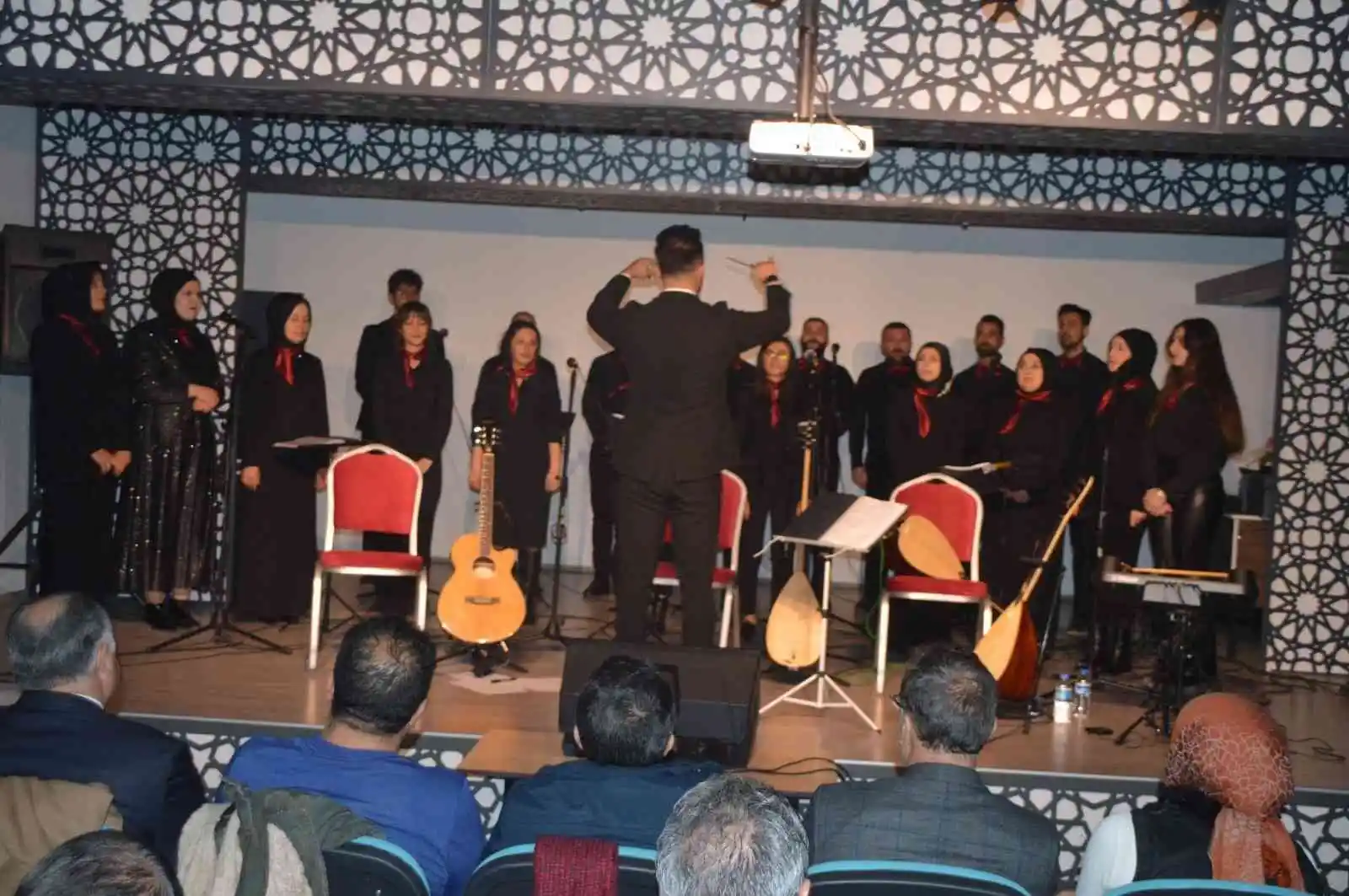 Eleşkirt’te konser programına yoğun ilgi
