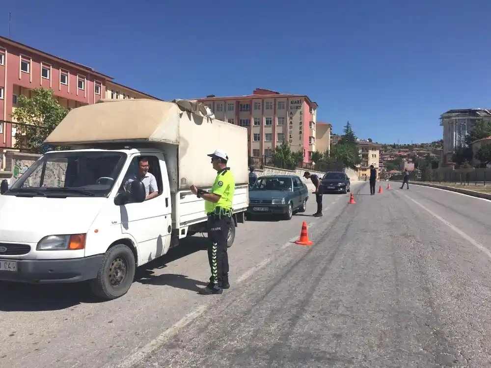 Emet'te geçen yıl 17 bin 684 şahıs ve 15 bin 536 araç sorgulandı