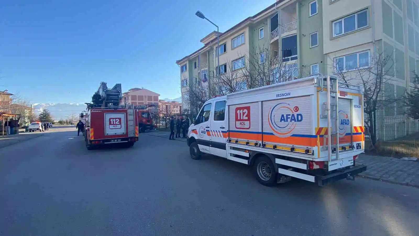 Erzincan’daki ev yangınında 1 kişi dumandan etkilendi
