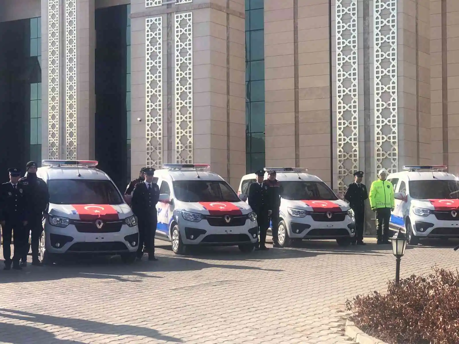 Erzurum Emniyeti araç filosunu artırıyor