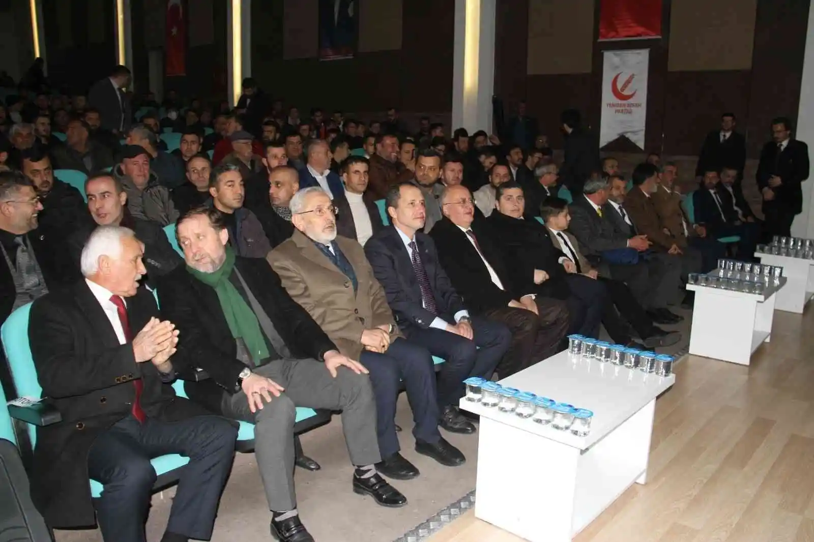 Fatih Erbakan "Anadolu Buluşmaları" programı çerçevesinde Beyşehir'de açıklamalarda bulundu