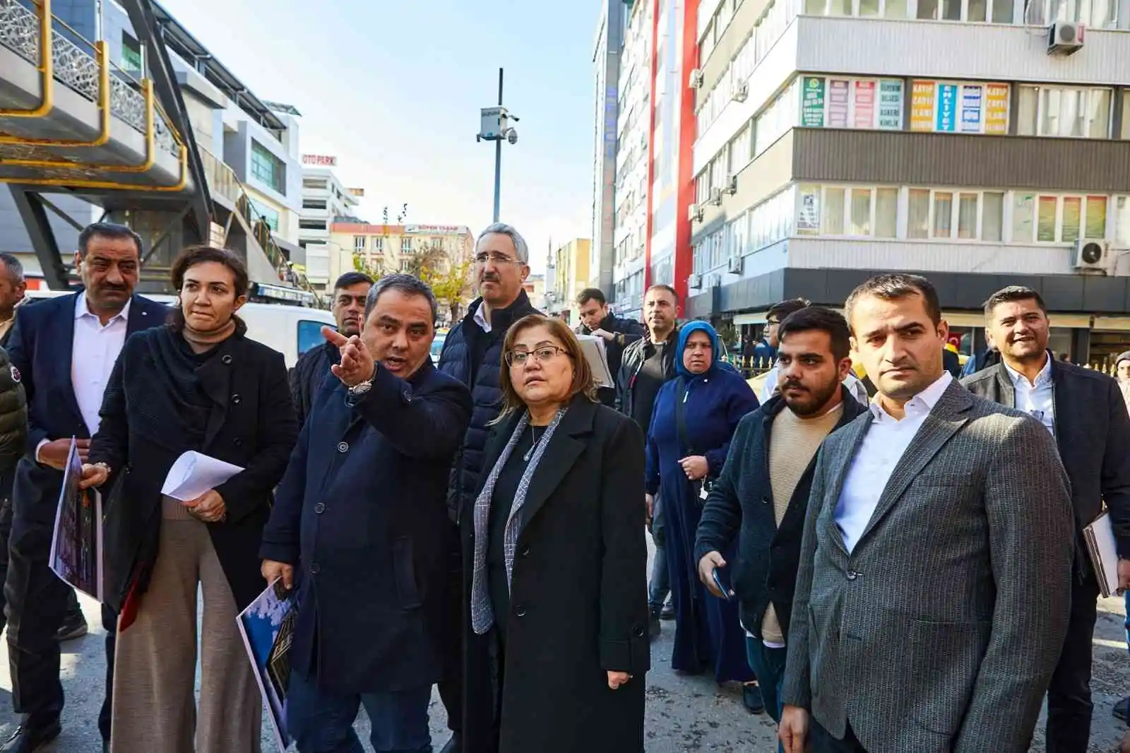 Fatma Şahin, yenilenen Belediye Pasajı'nı ziyaret etti