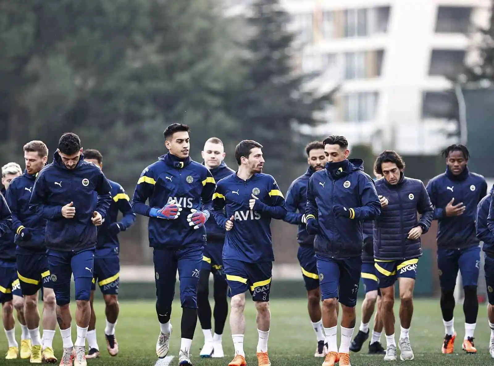 Fenerbahçe, Ümraniyespor maçı için kampa girdi
