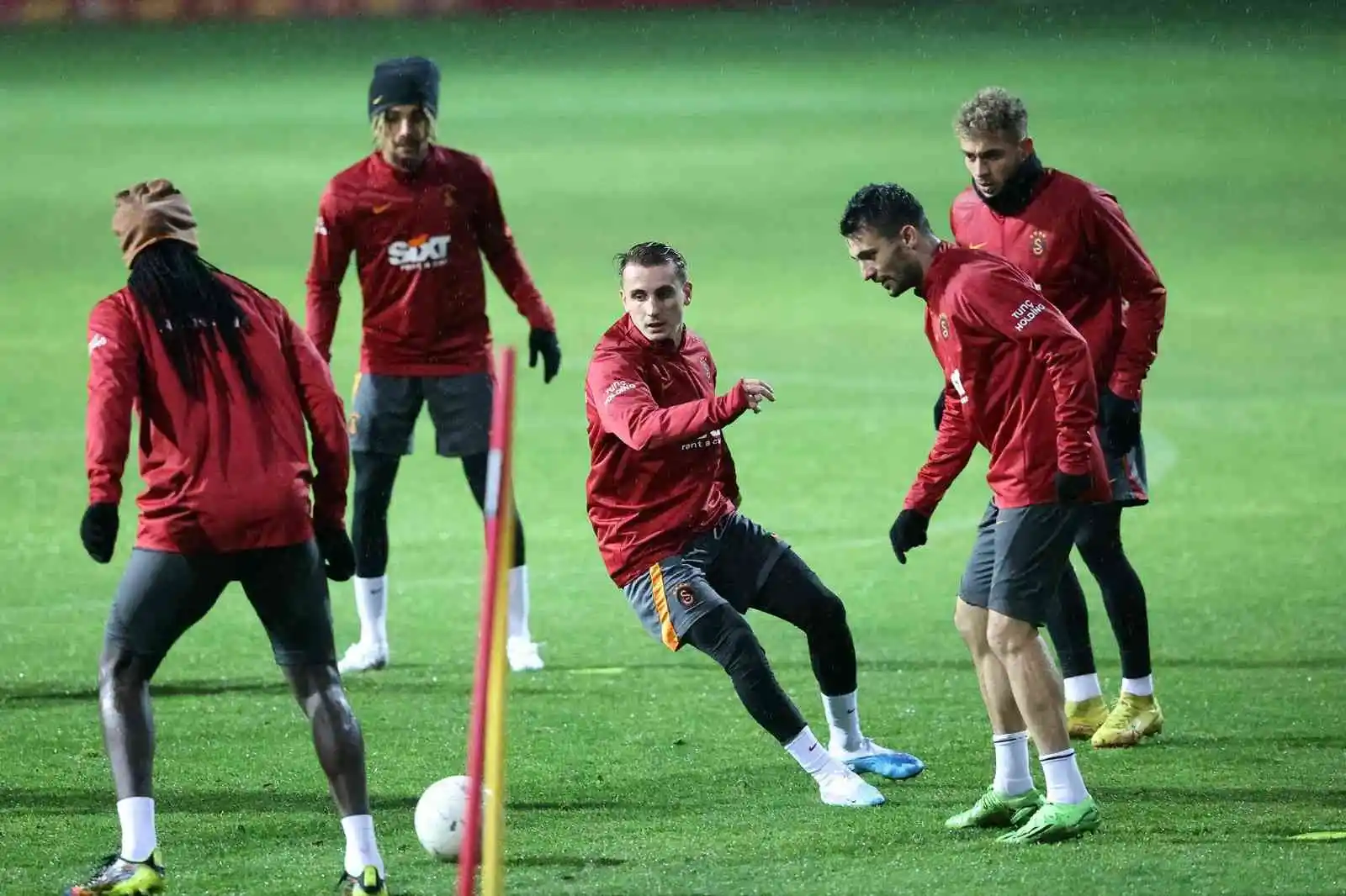 Galatasaray, Antalyaspor maçı hazırlıkların tamamladı
