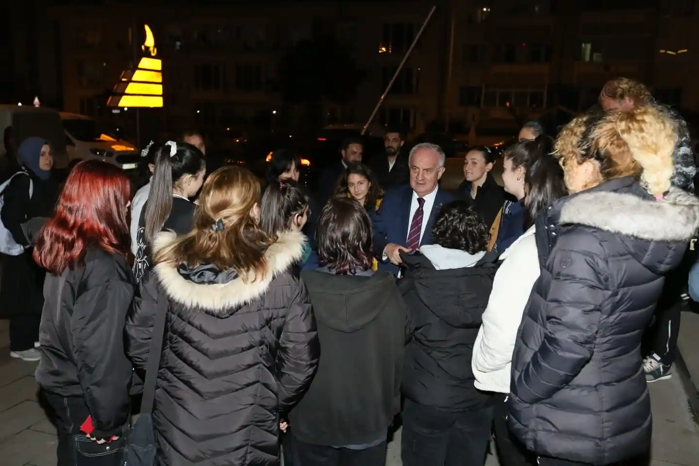 Galibiyeti kutladılar