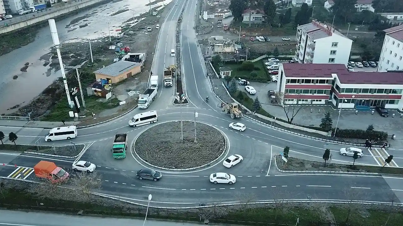 Giresun'da ilk modern dönel kavşak ulaşıma açıldı
