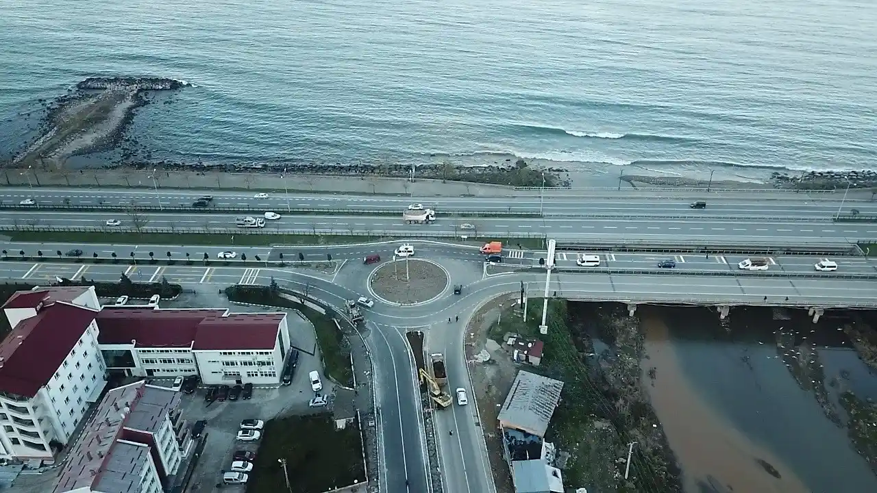 Giresun’da ilk modern dönel kavşak ulaşıma açıldı
