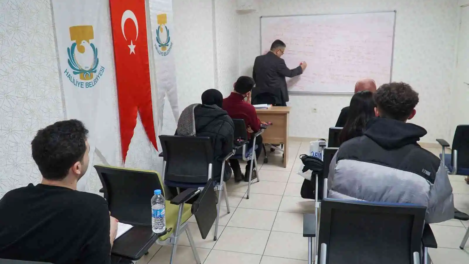 Haliliye'de gençlere bilgisayar ve İngilizce kursu

