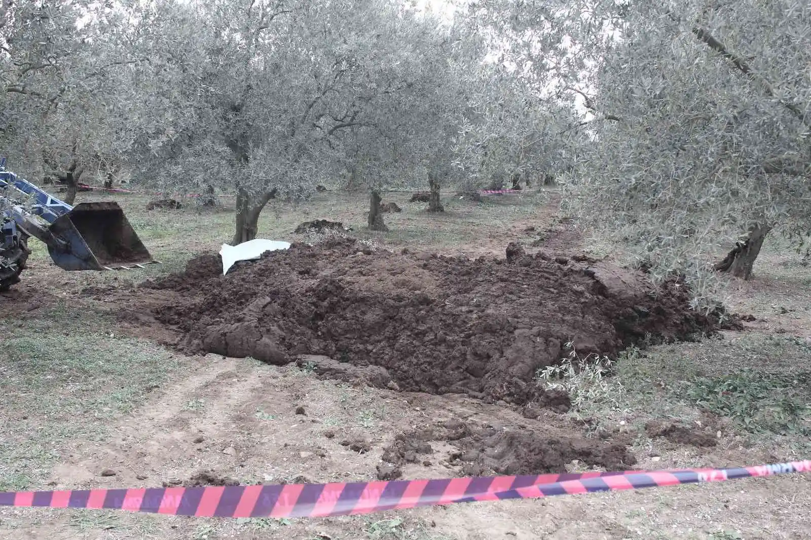 Hayvan gübresinin içinden insan cesedi çıktı
