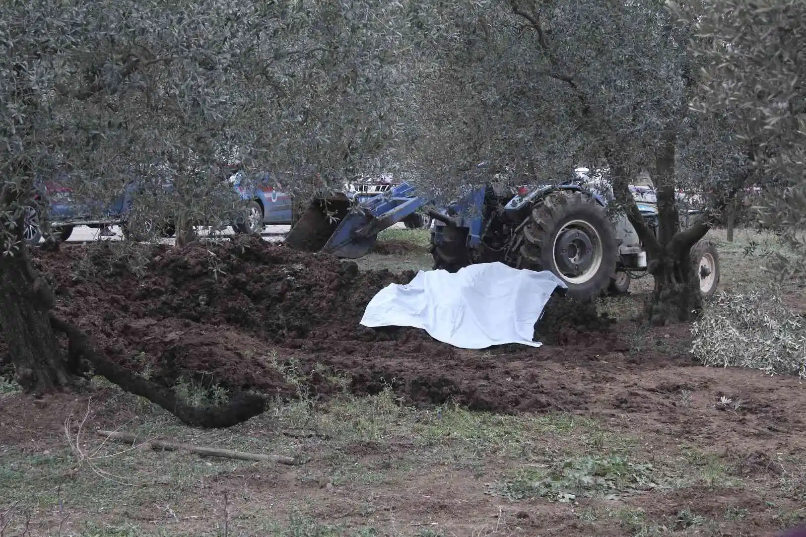 Hayvan gübresinin içinden insan cesedi çıktı
