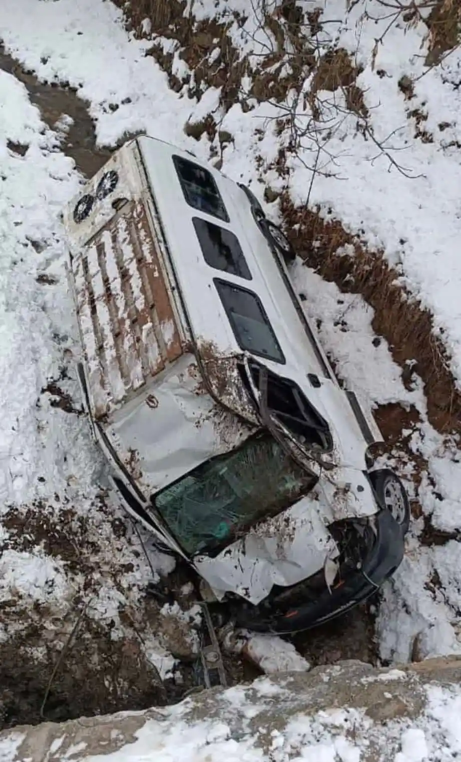 Hizanda trafik kazası: 3 yaralı
