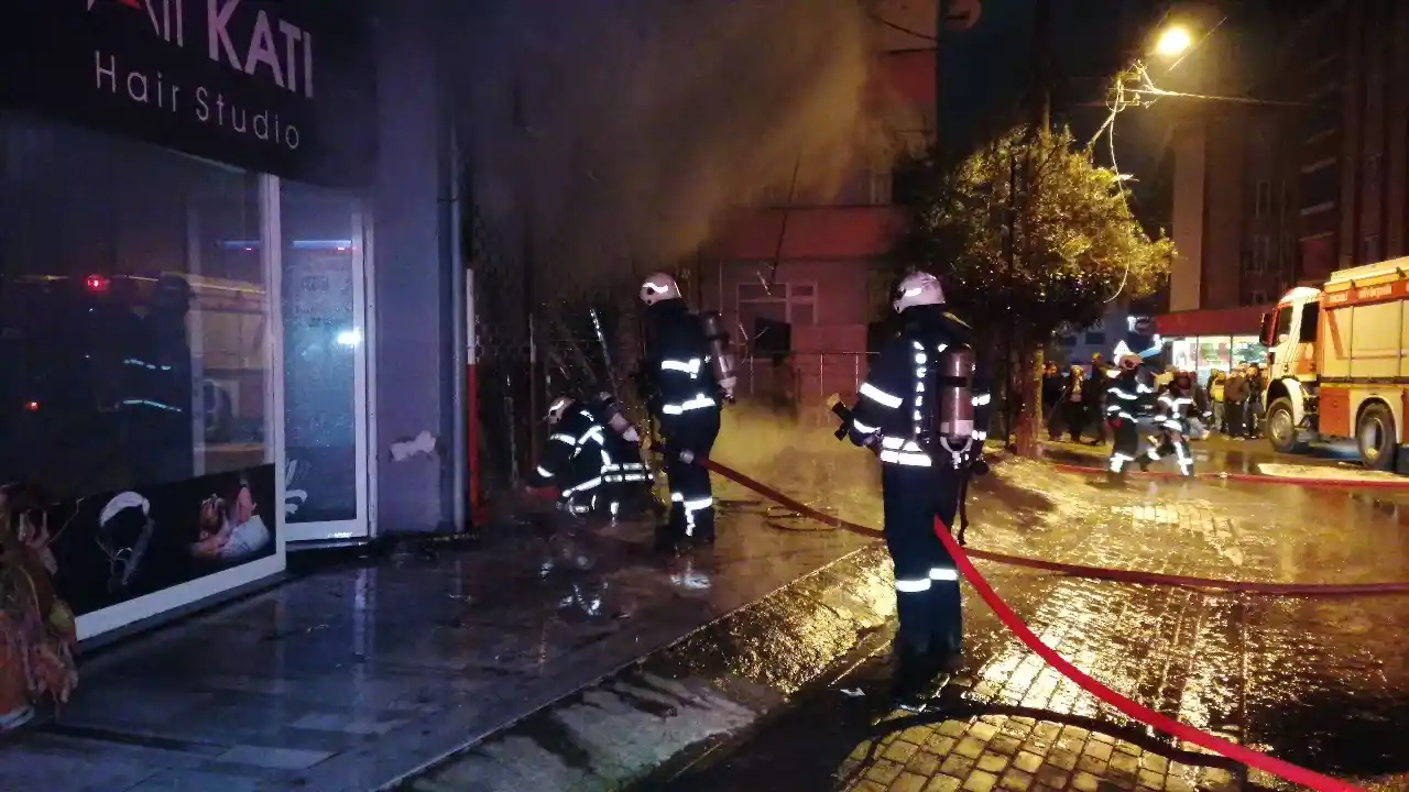 İş yeri bir anda alev aldı