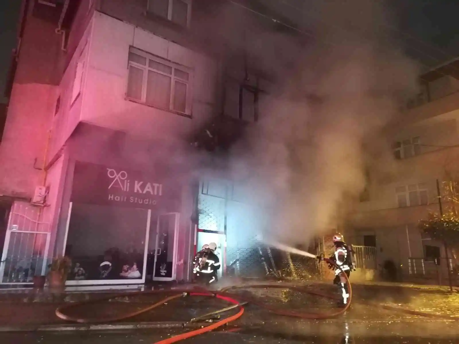 İş yeri bir anda alev aldı