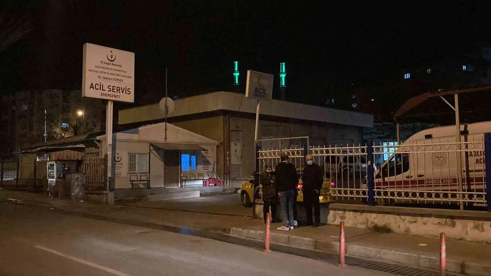 İzmir’de iki husumetli grubun bıçaklı, silahlı kavgasında kan aktı: 2 ölü
