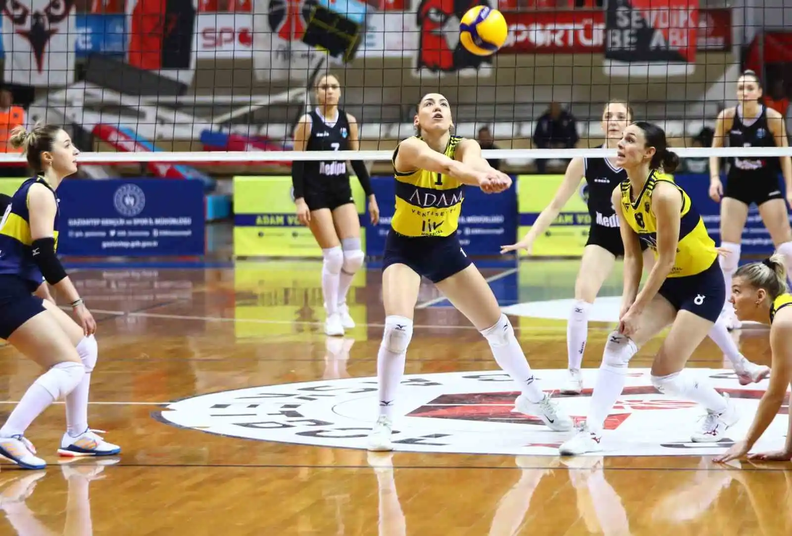 Kadınlar 1. Lig: Adam Voleybol: 3 - Kayseri Atletikspor: 0
